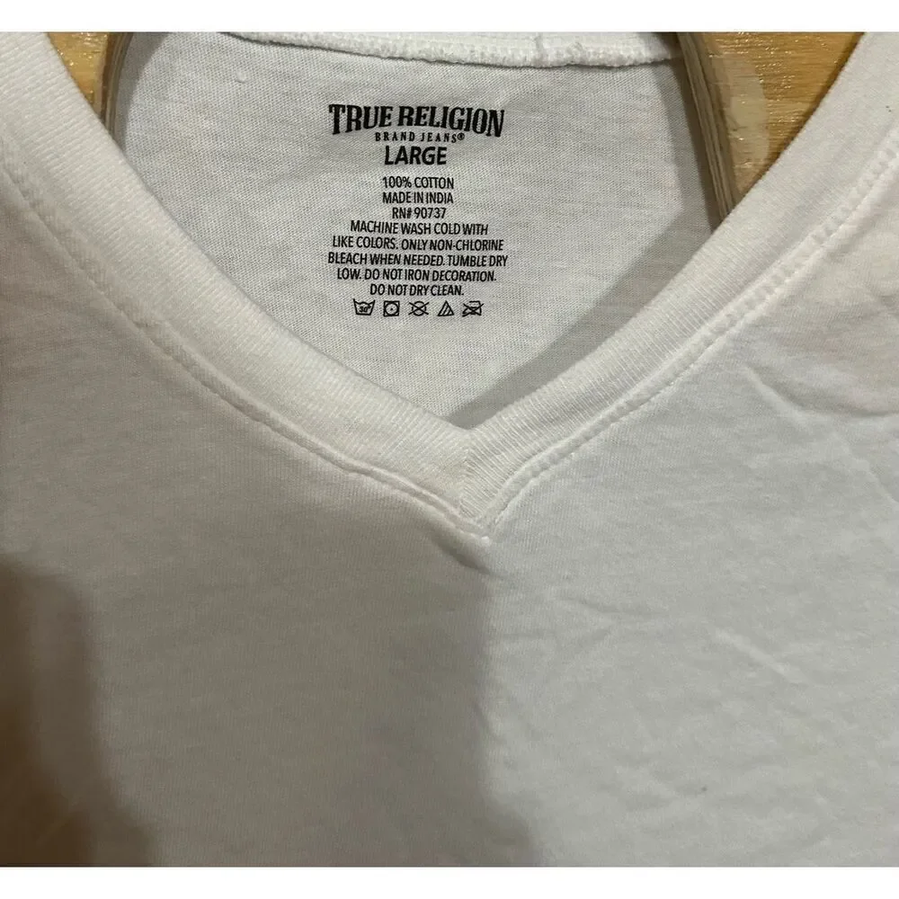 True Religion Large White V Neck T-Shirt Rust Print